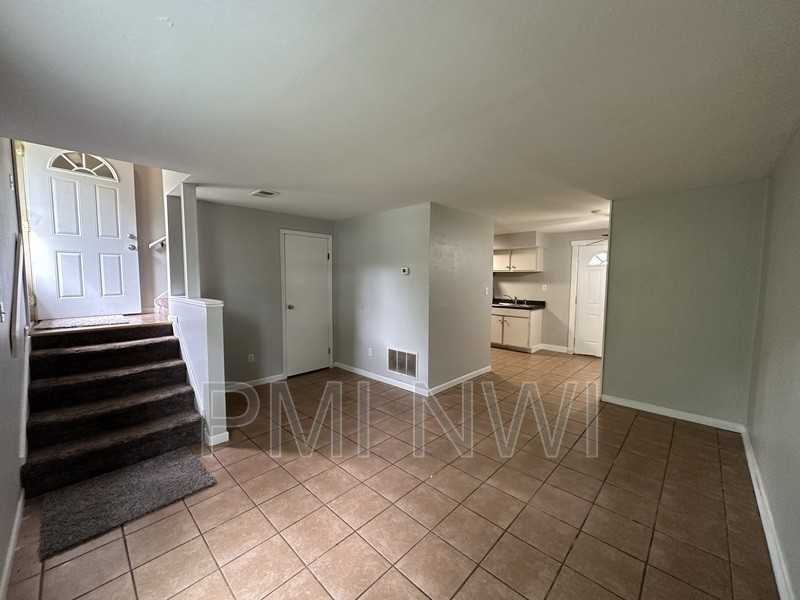 2355 Hickory St - Photo 3 of 20