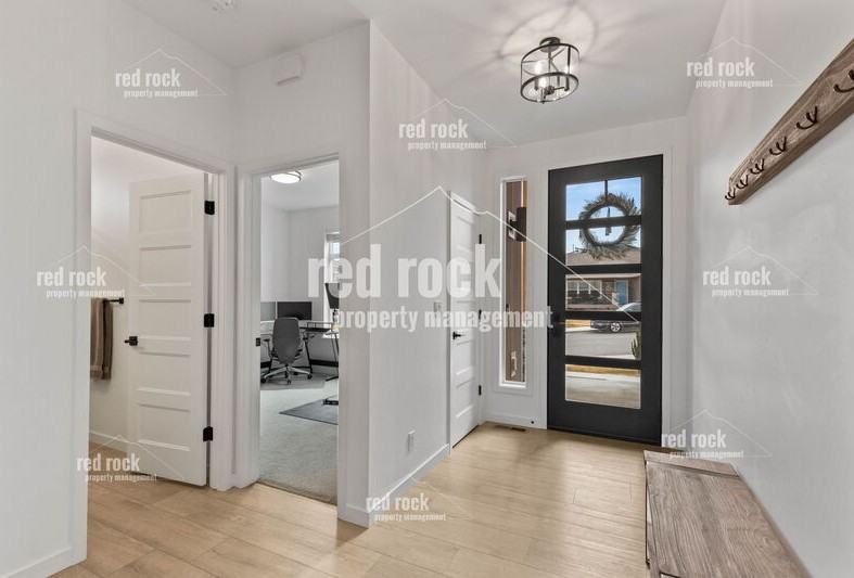 1202 S Greenacres Rd - Photo 3 of 31