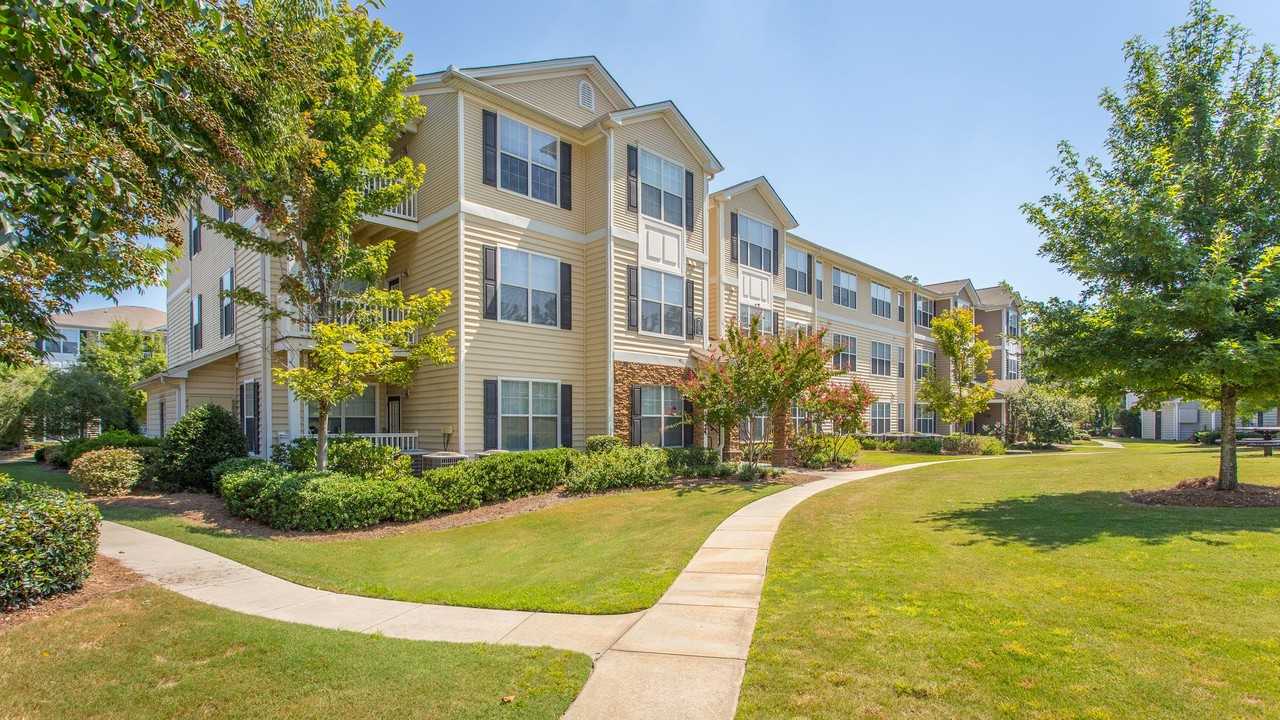 The Estates at Perimeter - Photo 3 of 29