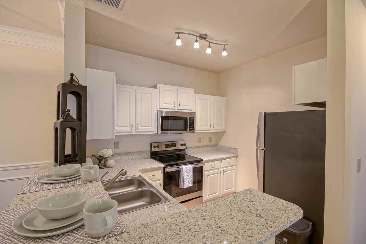 The Estates at Perimeter - Photo 2 of 29