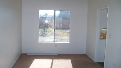 21895 Oleander Ave - Photo 2 of 6