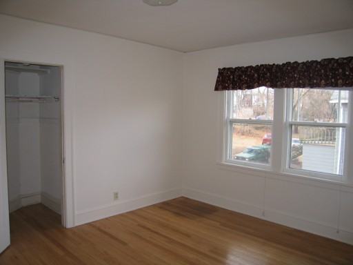 1111 Emerald St - Photo 4 of 10