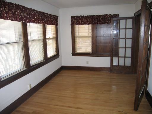 1111 Emerald St - Photo 6 of 10