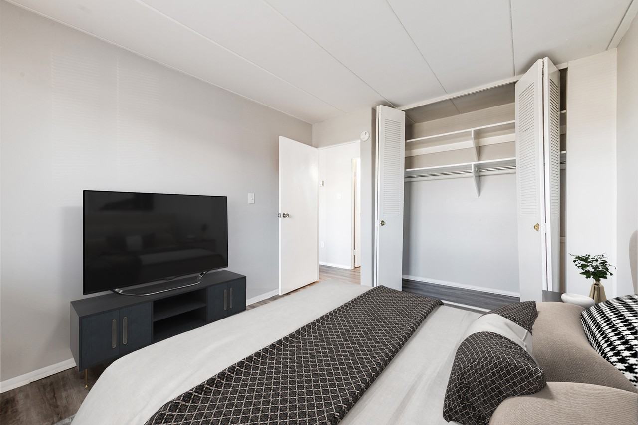 Alphada Place - Photo 3 of 32