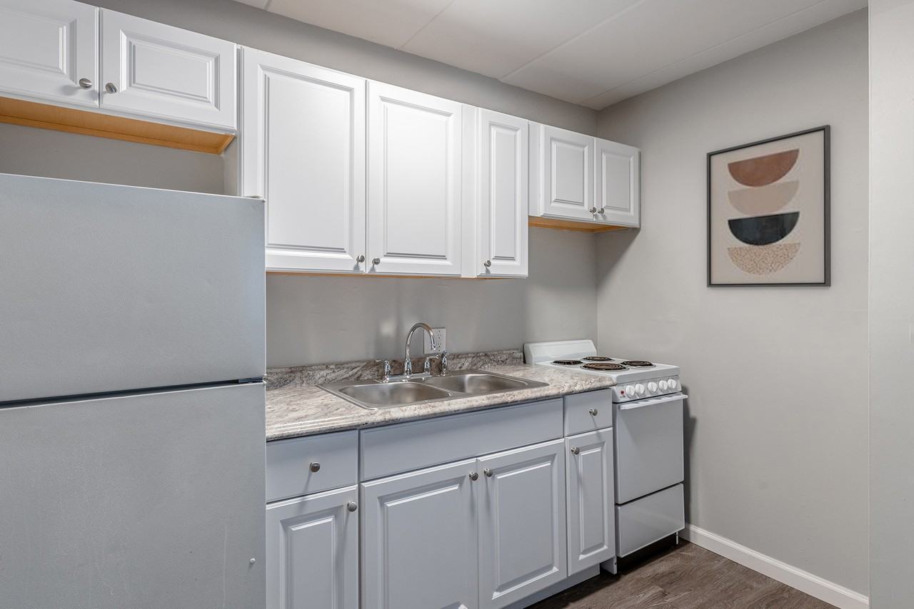 Alphada Place - Photo 5 of 32