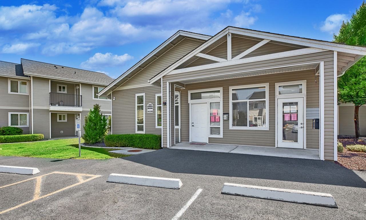 Chaparral Apartments - Photo 2 of 10