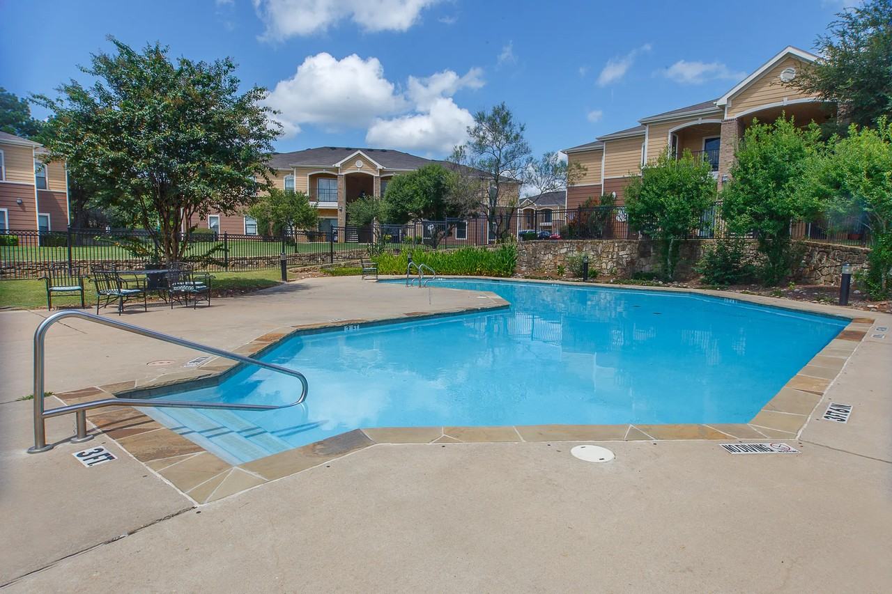 High Meadow Apartments - Photo 4 of 7