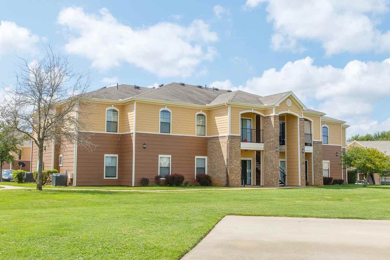 High Meadow Apartments - Photo 5 of 7