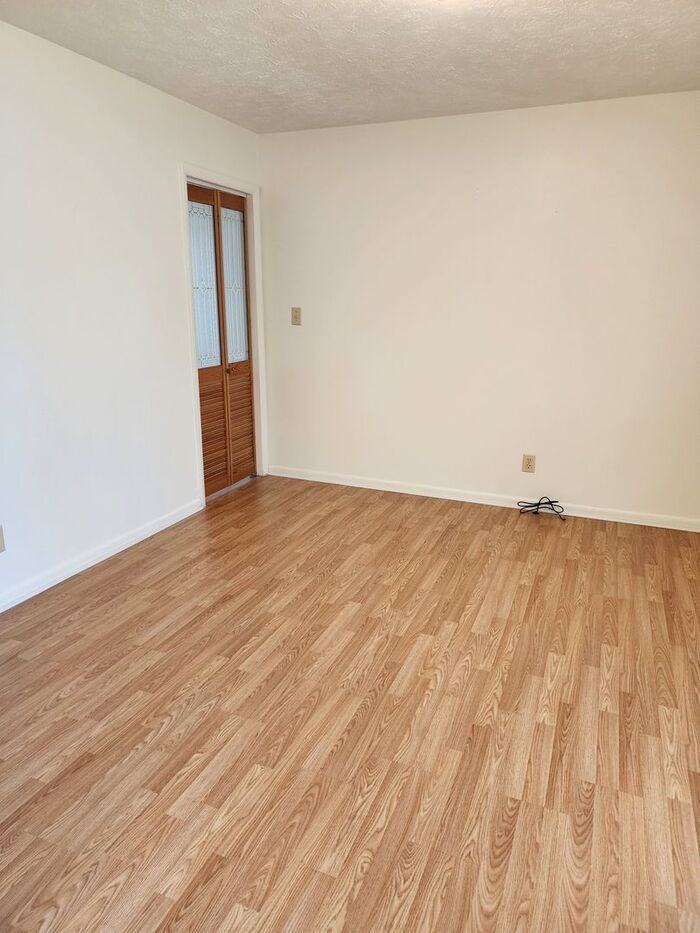 316 W Sylva St - Photo 2 of 16