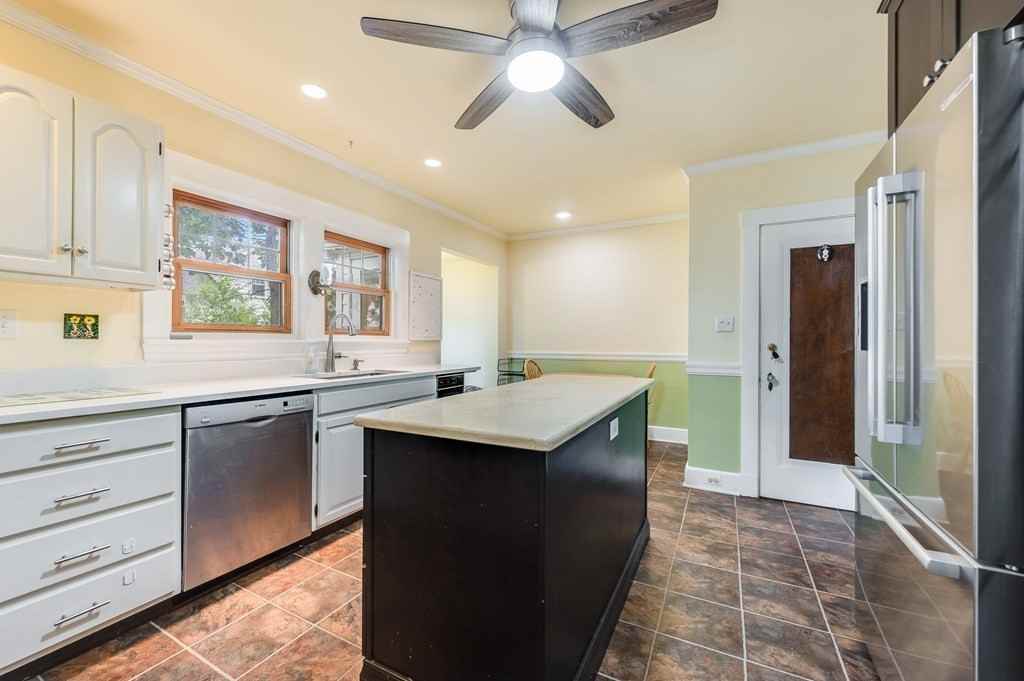 1449 Quincy Shore Dr #NA - Photo 2 of 24