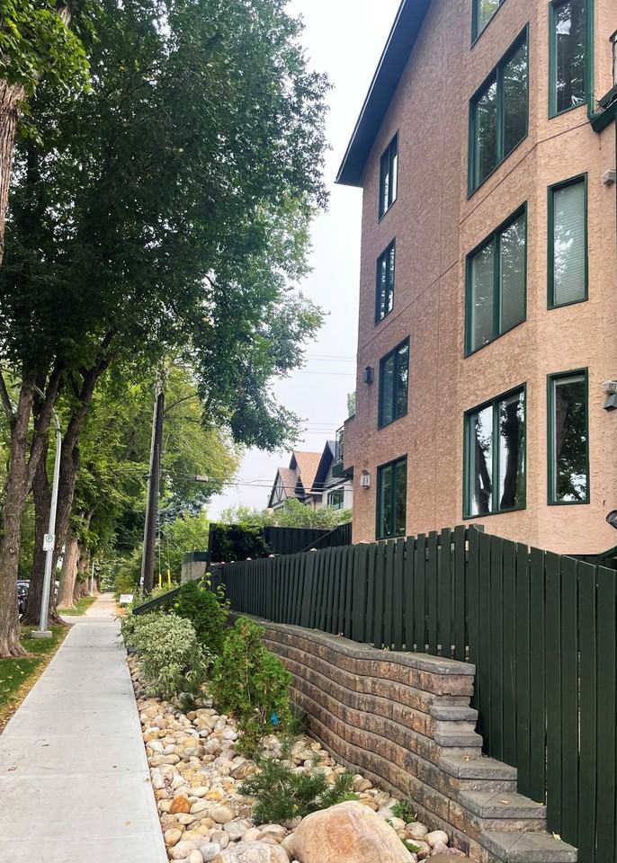 The Rembrandt - Photo 2 of 13