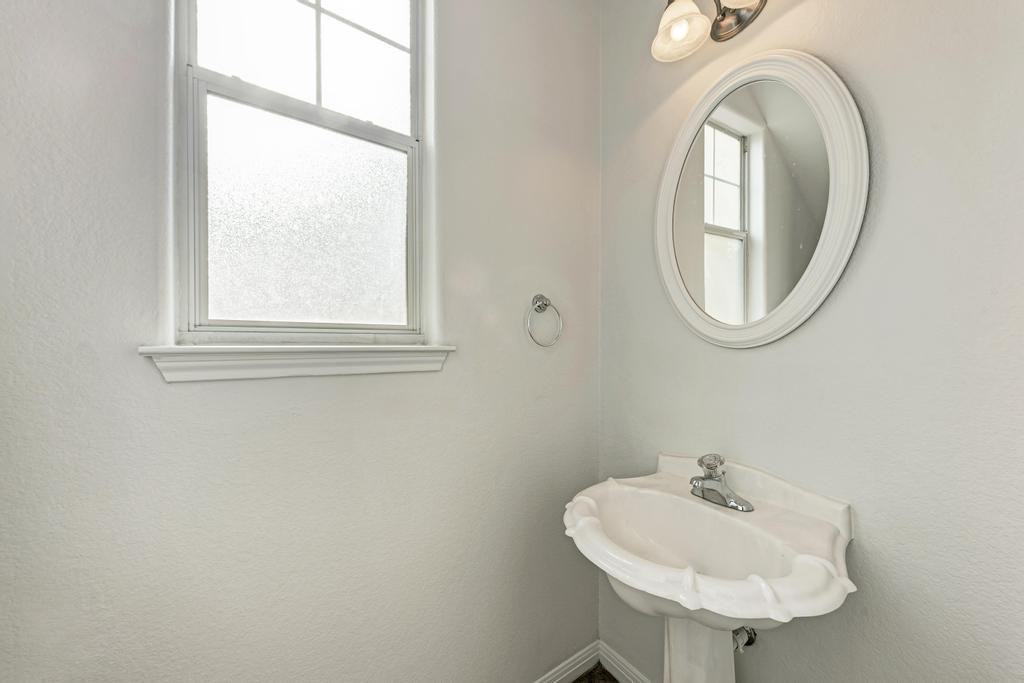 1906A W 42nd St #A - Photo 4 of 26