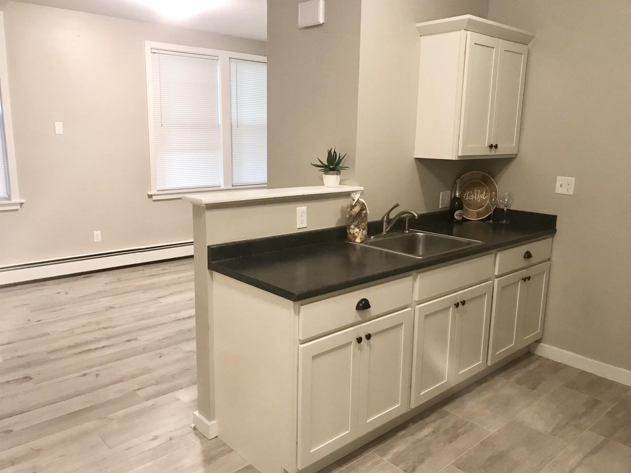 10 Harlow St #D - Photo 4 of 12