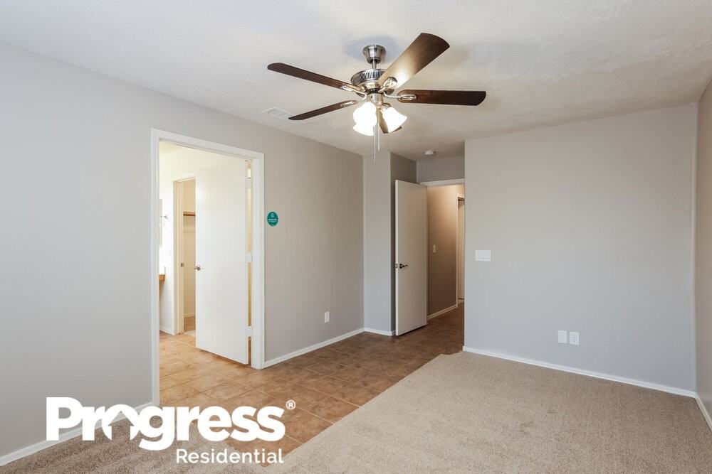 7413 W Emile Zola Ave - Photo 3 of 16