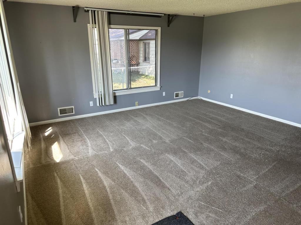 120 E Monroe Ave - Photo 2 of 16