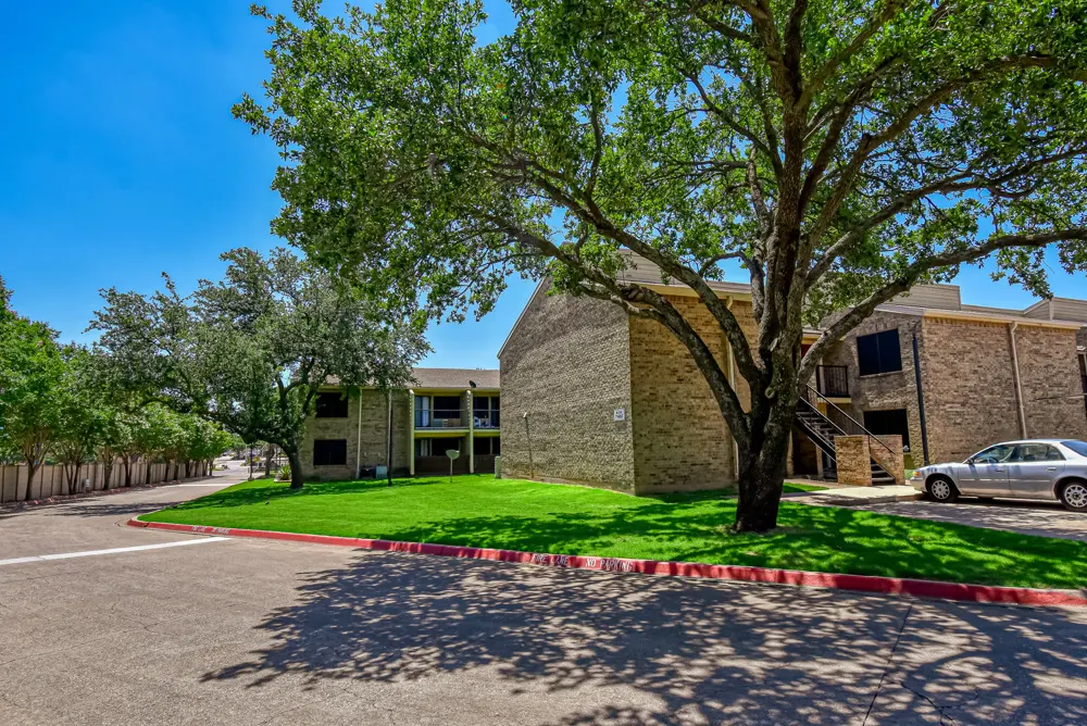 Hulen Gardens Apartments - Photo 2 of 40