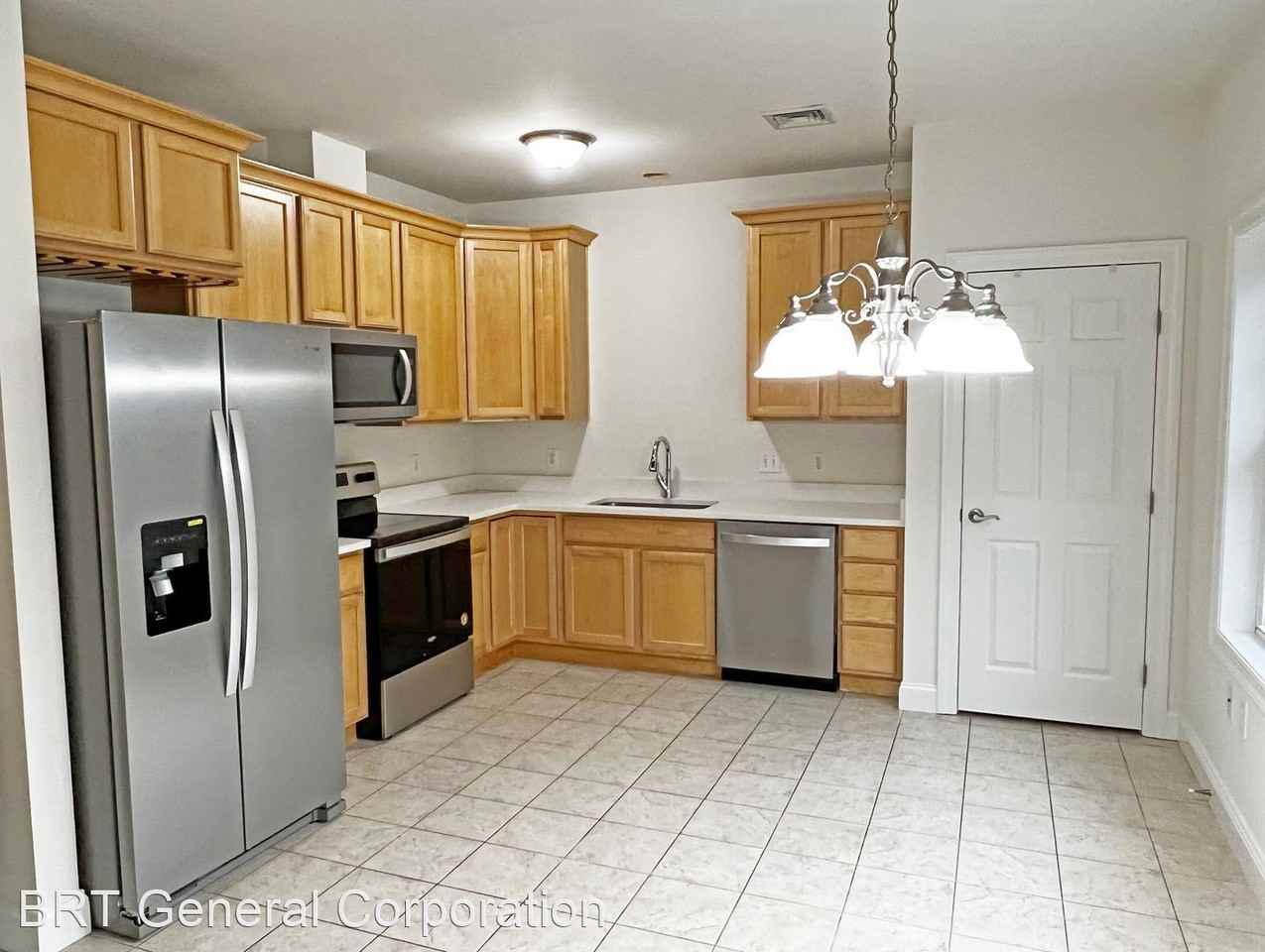 Hillside Terrace - Beautiful 3BR/2.5Bath Townhouses with 2 Car Garages - Photo 2 of 7