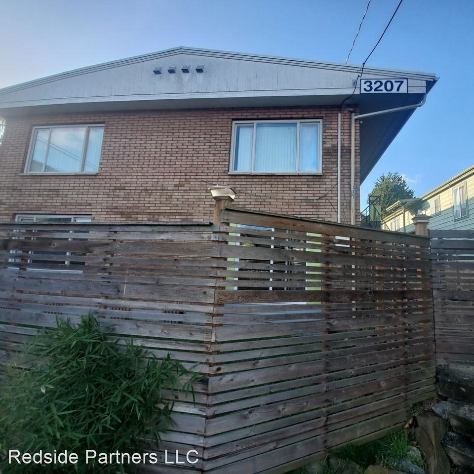 3207 21st Ave W - Photo 3 of 10