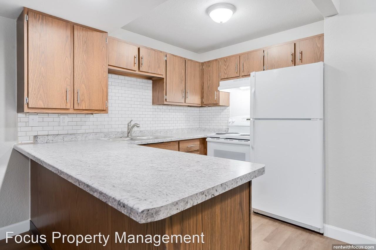 231, 235 Southtowne Dr. - Photo 2 of 26