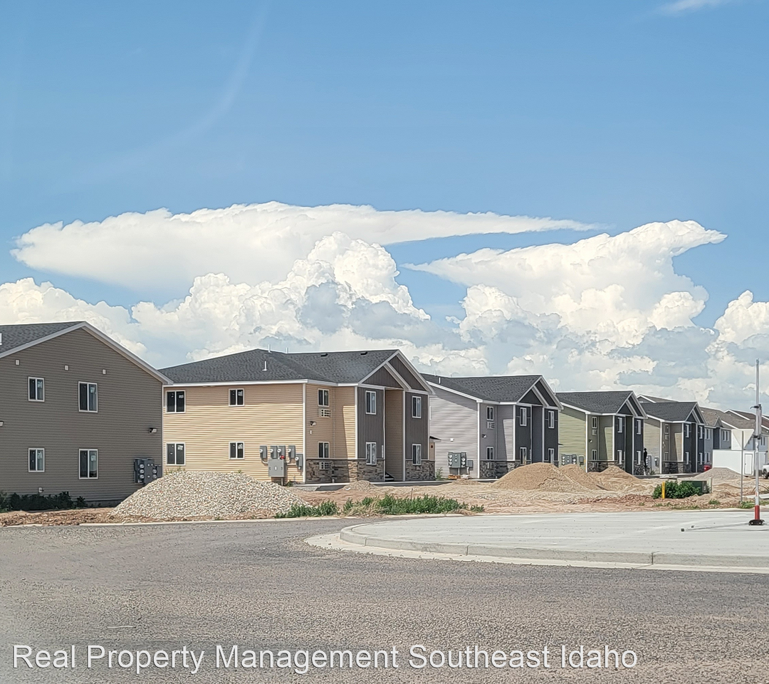 6065 N. Freedom Rd - Photo 2 of 25