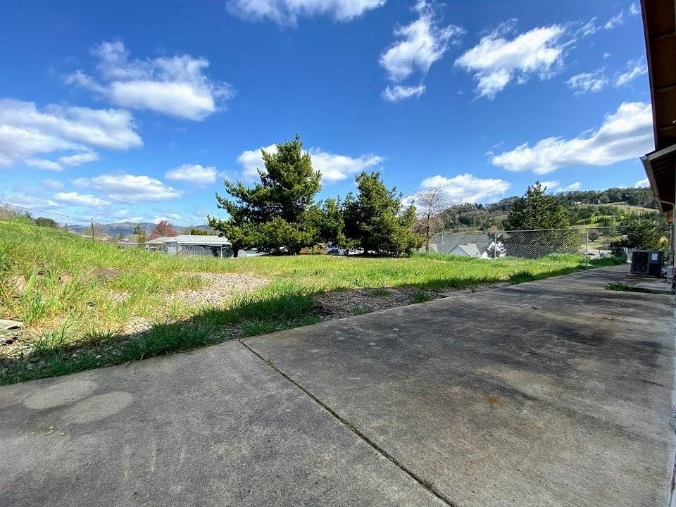 113 Nehalem Loop - Photo 2 of 15