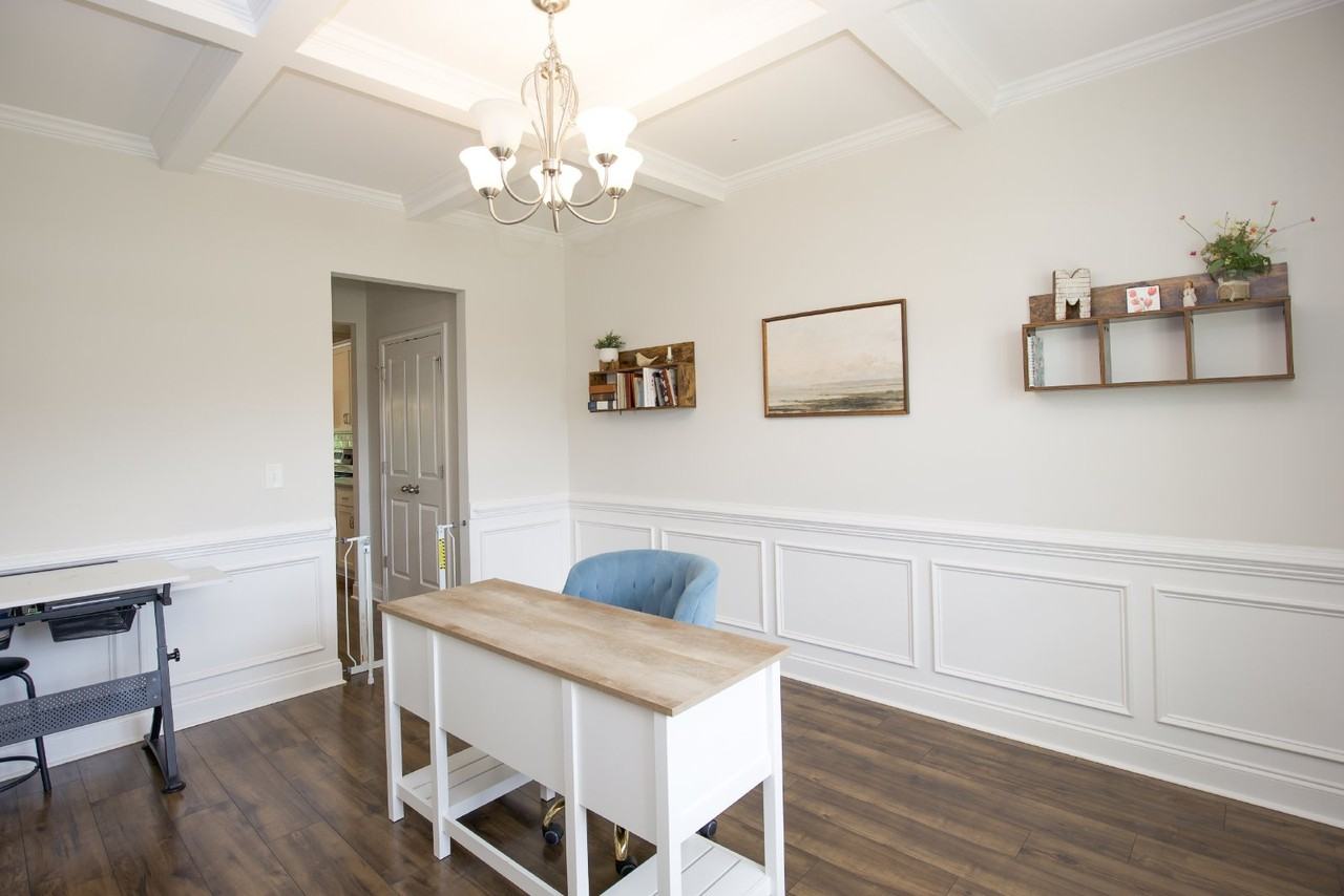 212 Forester Dr - Photo 3 of 50