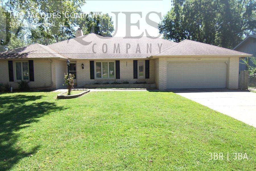 1920 E Cardinal St - Photo 2 of 20