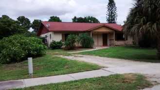 122 W Perry Ln - Photo 1 of 1