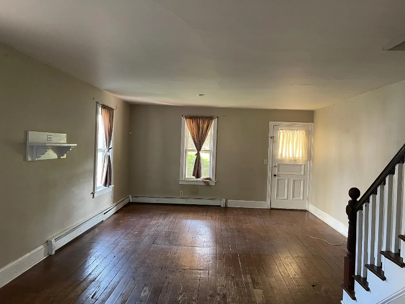 1964 Creek Rd - Photo 2 of 12