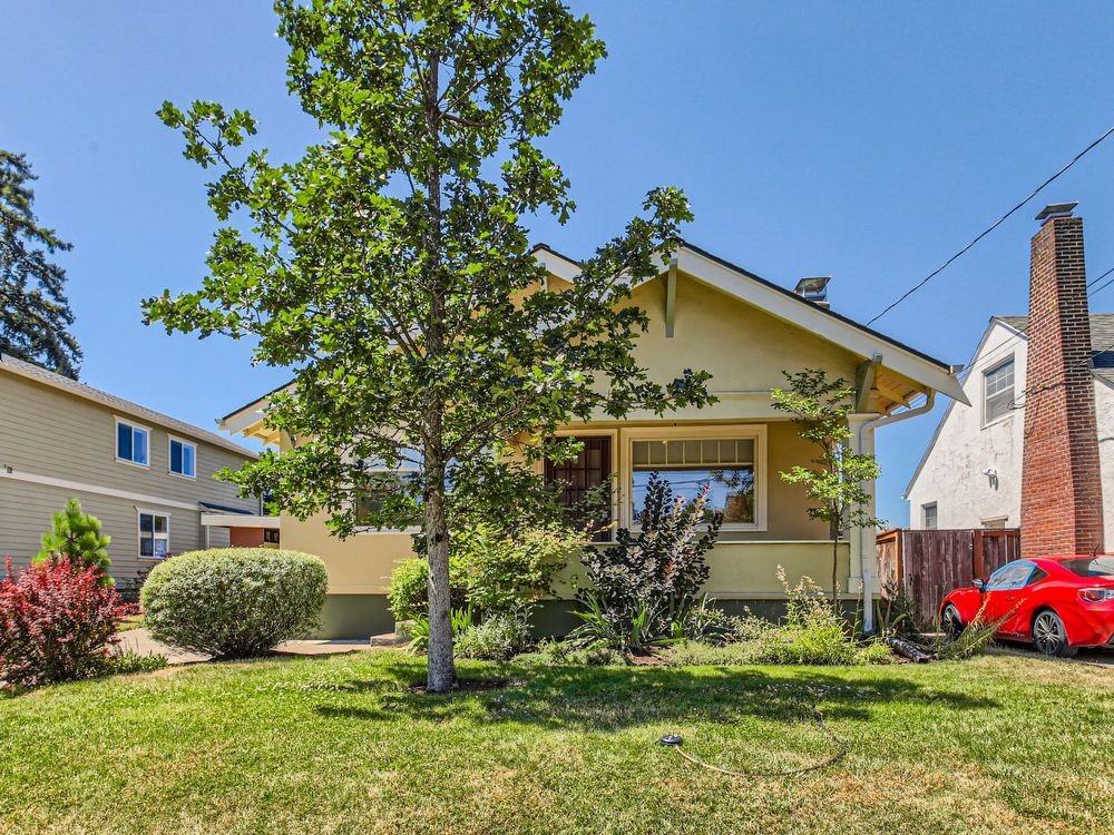 2725 Se 70th Ave - Photo 3 of 44