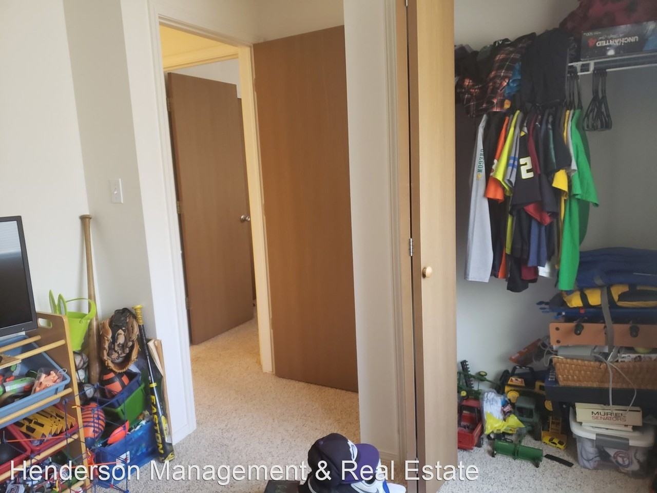 511 Peterson Drive - Photo 2 of 8
