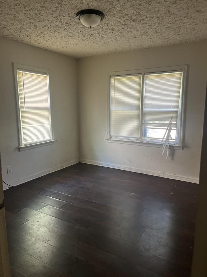 2231 Delavan Dr #1 - Photo 2 of 11