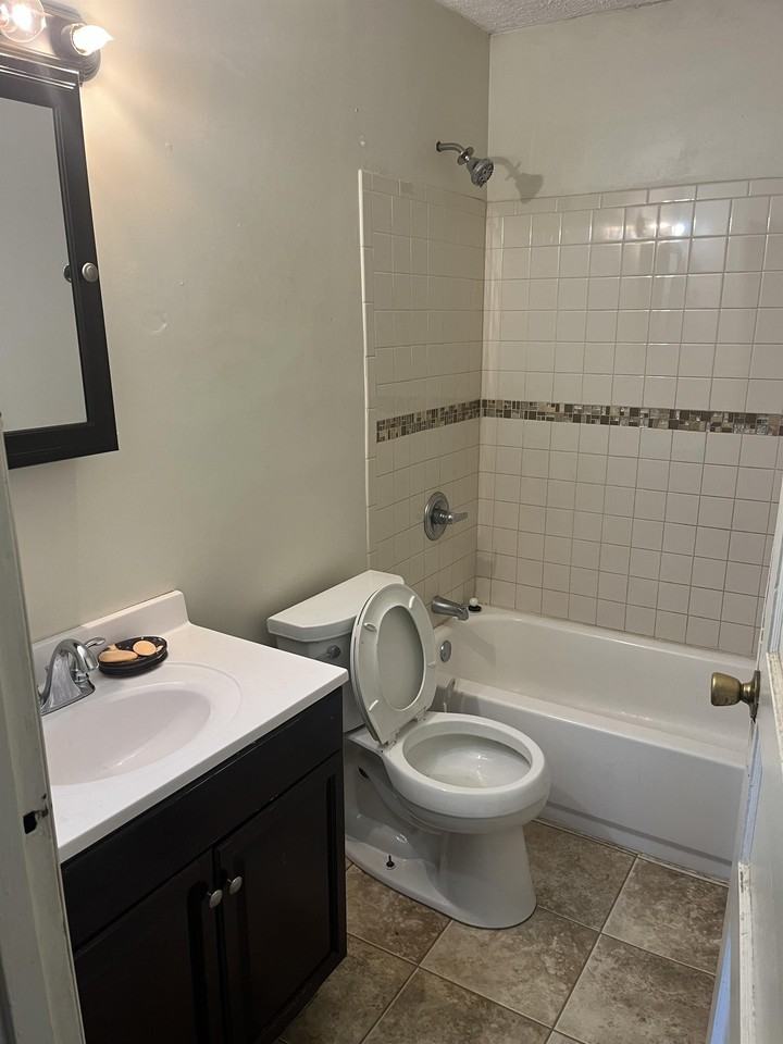 2231 Delavan Dr #1 - Photo 7 of 11