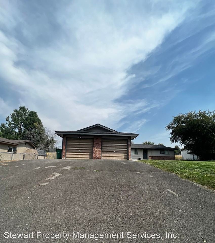 6127 - 6131 Onyx Avenue - Photo 2 of 27