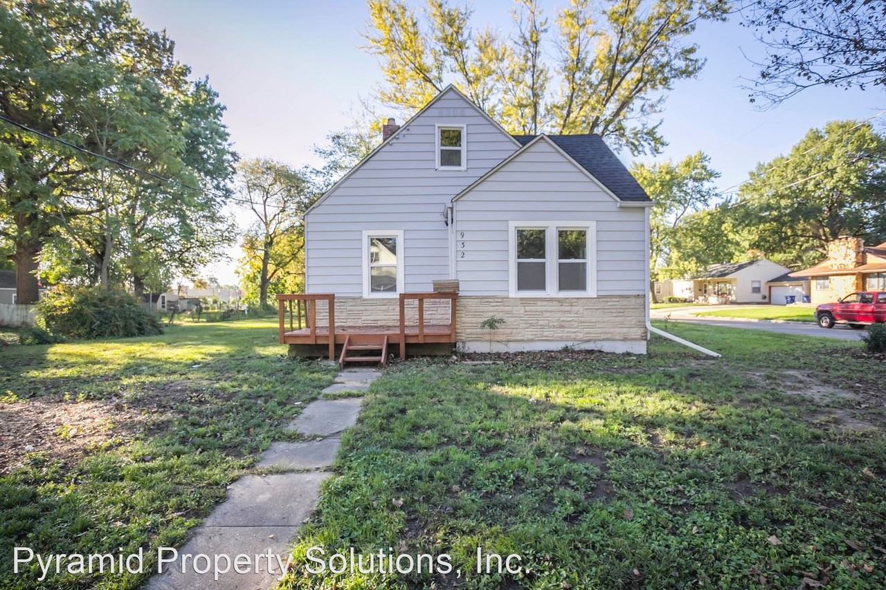 932 Leland Ave - Photo 2 of 19