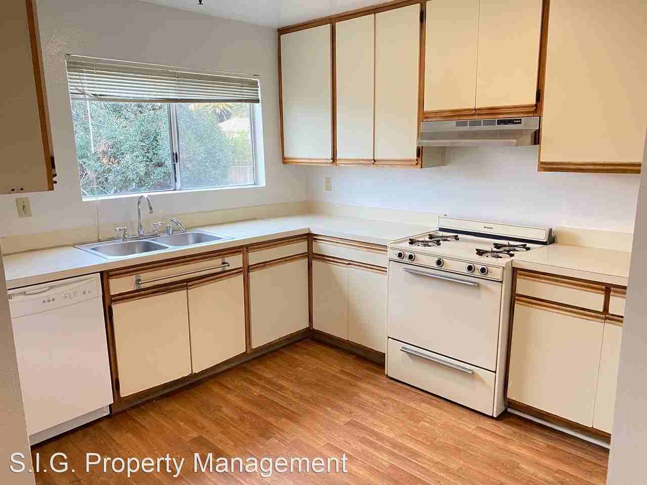 10241 Commerce Ave. - Photo 3 of 32