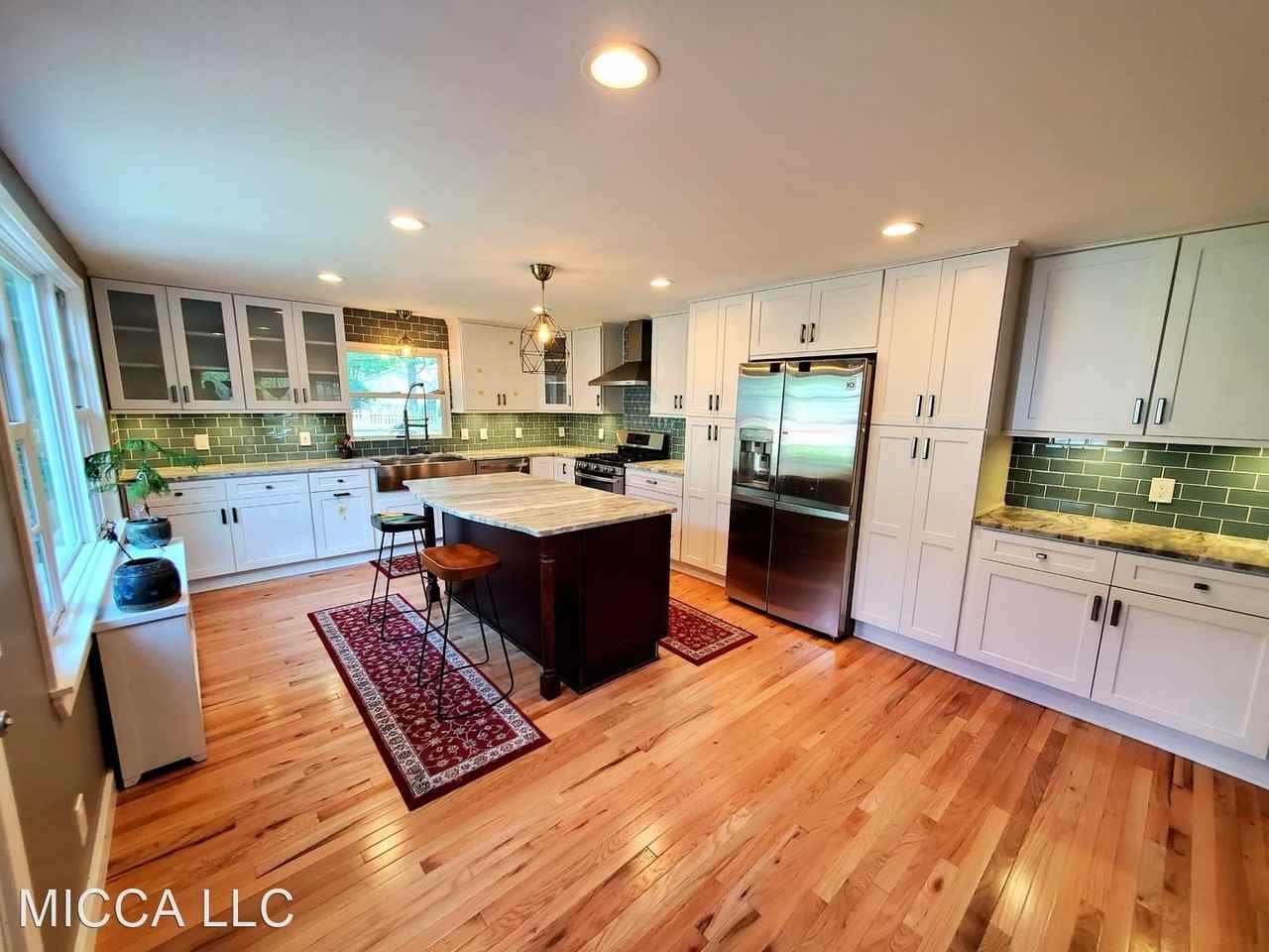 23802 Farmington Rd - Photo 2 of 13