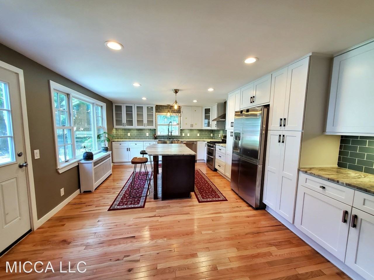 23802 Farmington Rd - Photo 3 of 13