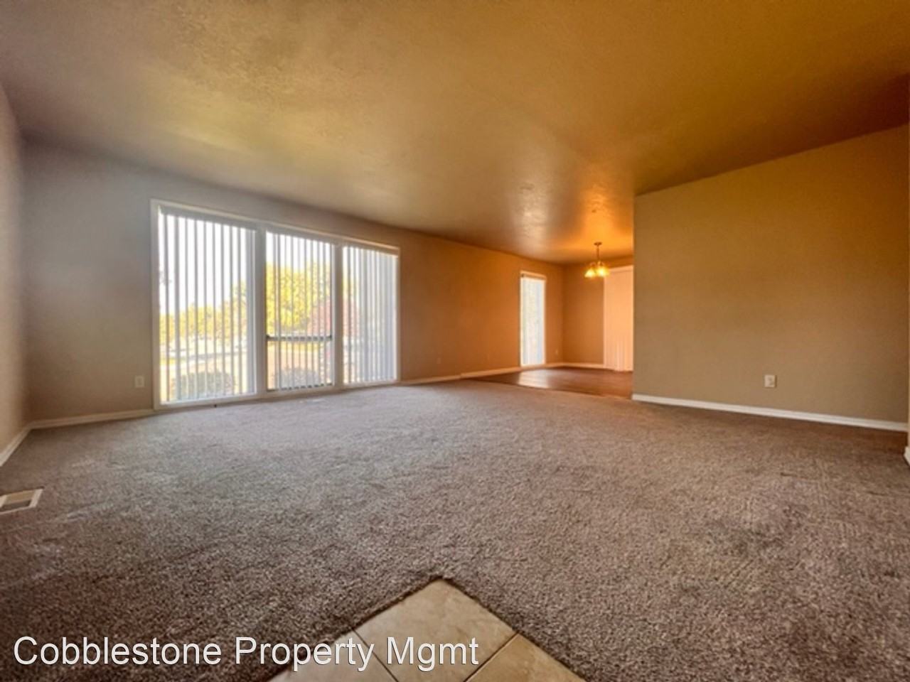 1401 Washington St - Photo 2 of 22