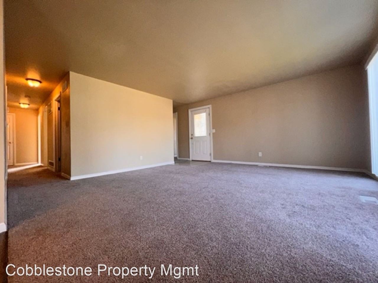 1401 Washington St - Photo 3 of 22