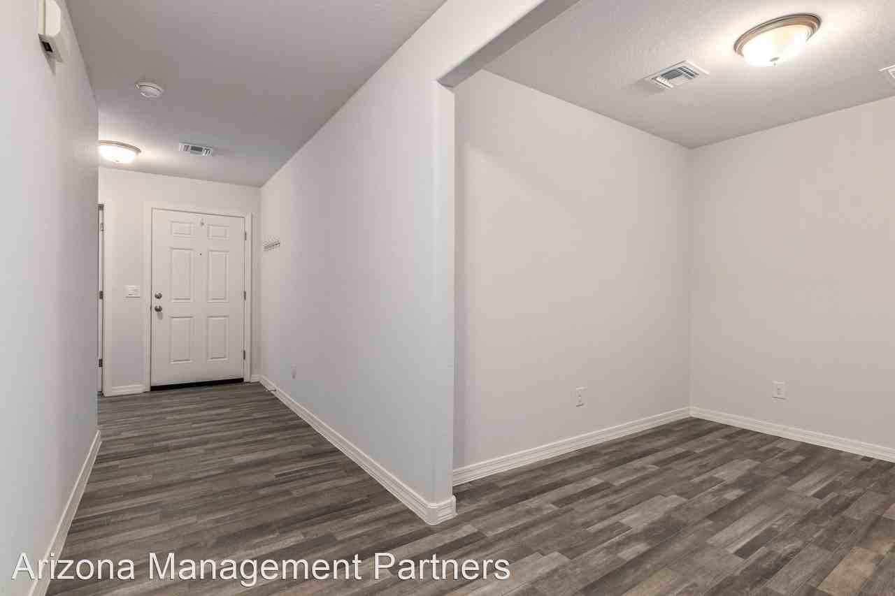 1012 W Nina Dr - Photo 2 of 14