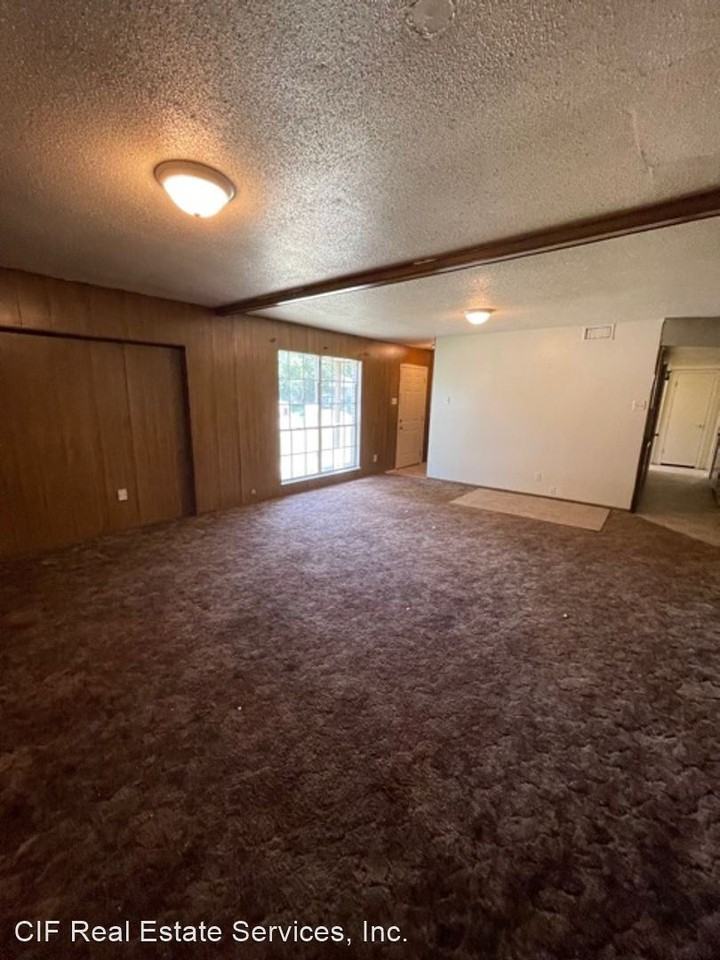 4032 Sherry Ln - Photo 2 of 14