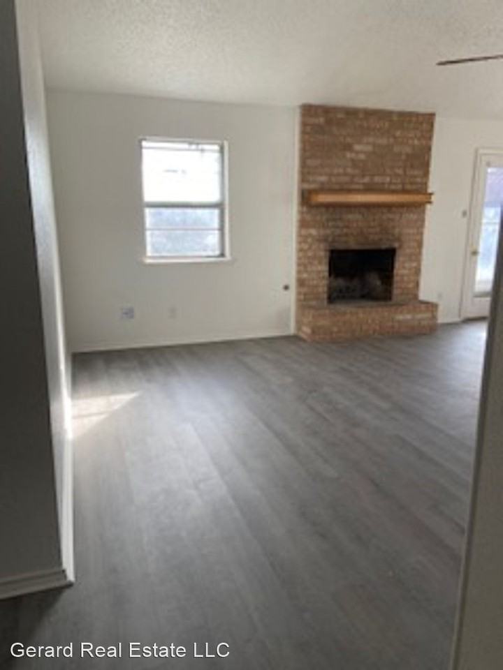 4309 Bob O Link Dr - Photo 3 of 17