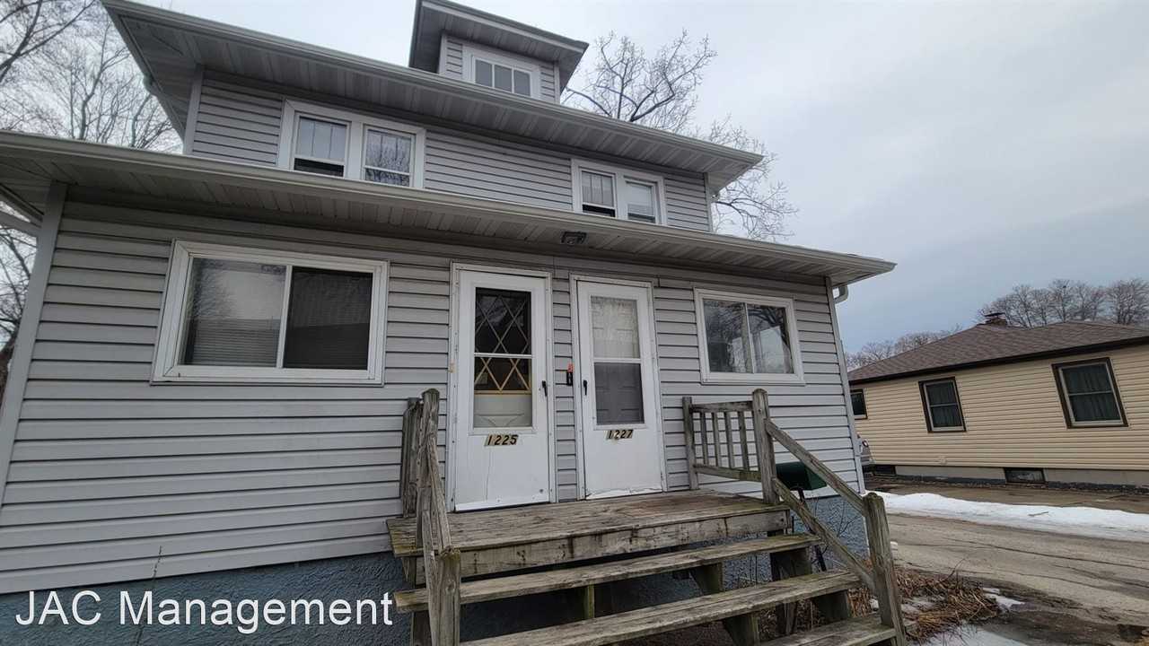 1225 12th Ave - Photo 2 of 9