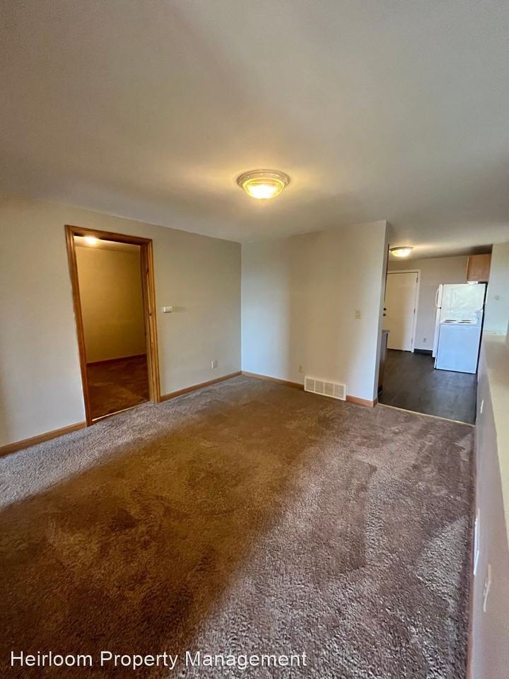 217 E 7th St - Photo 2 of 15