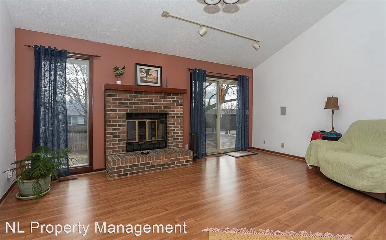 13717 Valley St - Photo 2 of 14