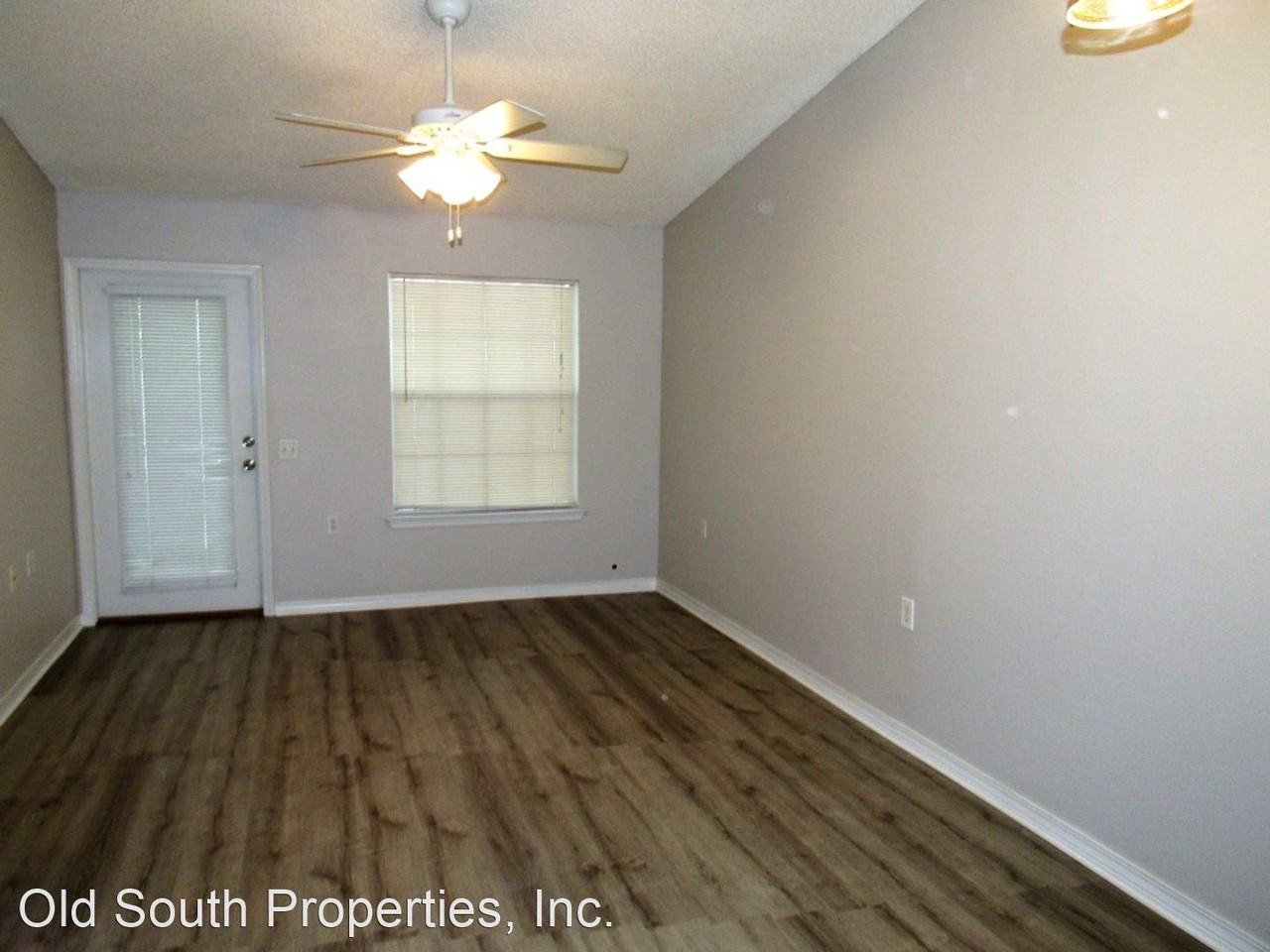 2331 Trailwood Dr - Photo 2 of 8
