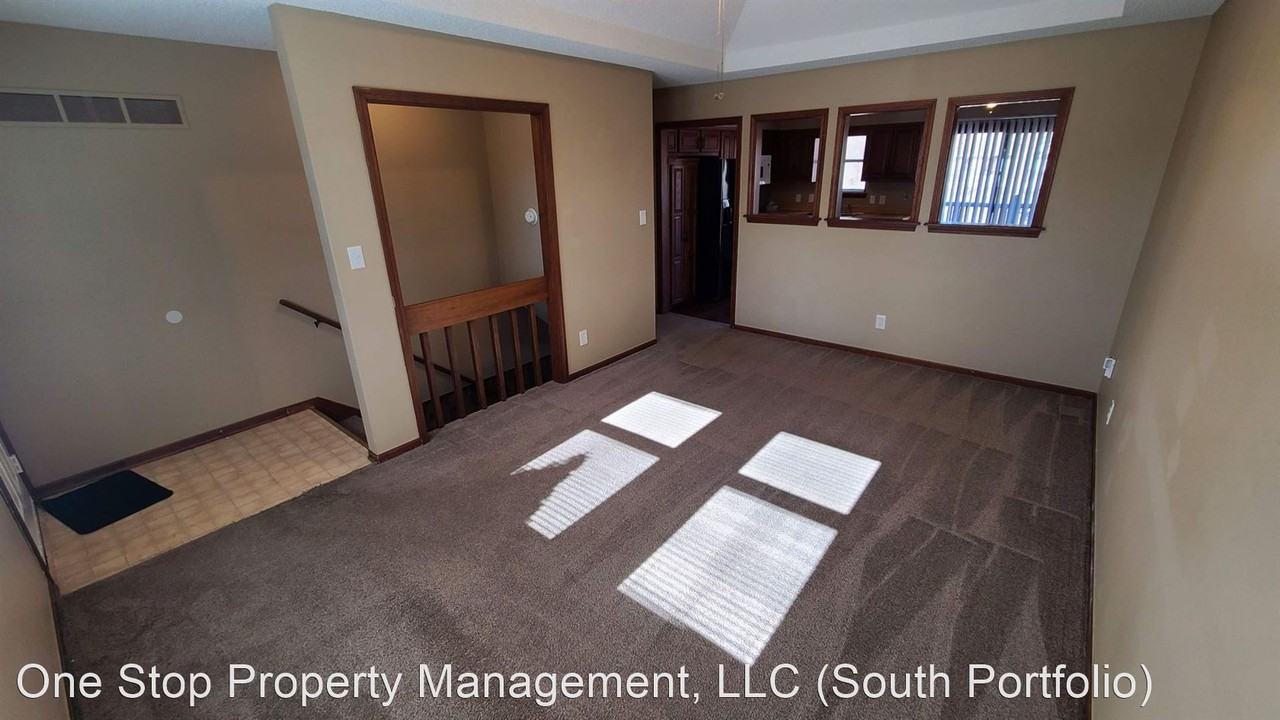 1016 Se 7th Ter #B - Photo 3 of 25