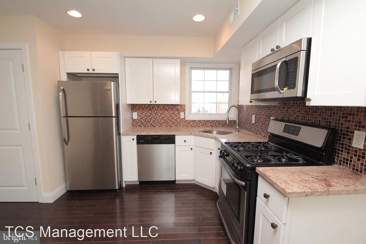 1014 East Moyamensing Avenue - Photo 2 of 17