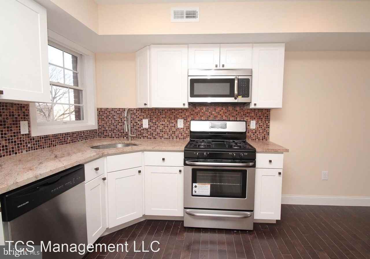 1014 East Moyamensing Avenue - Photo 3 of 17